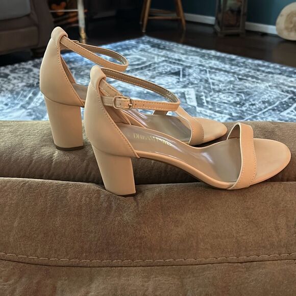 DREAM PAIRS Women's Chunk Low Heel Pump Sandals. Beige. Size 9 - Picture 7 of 11